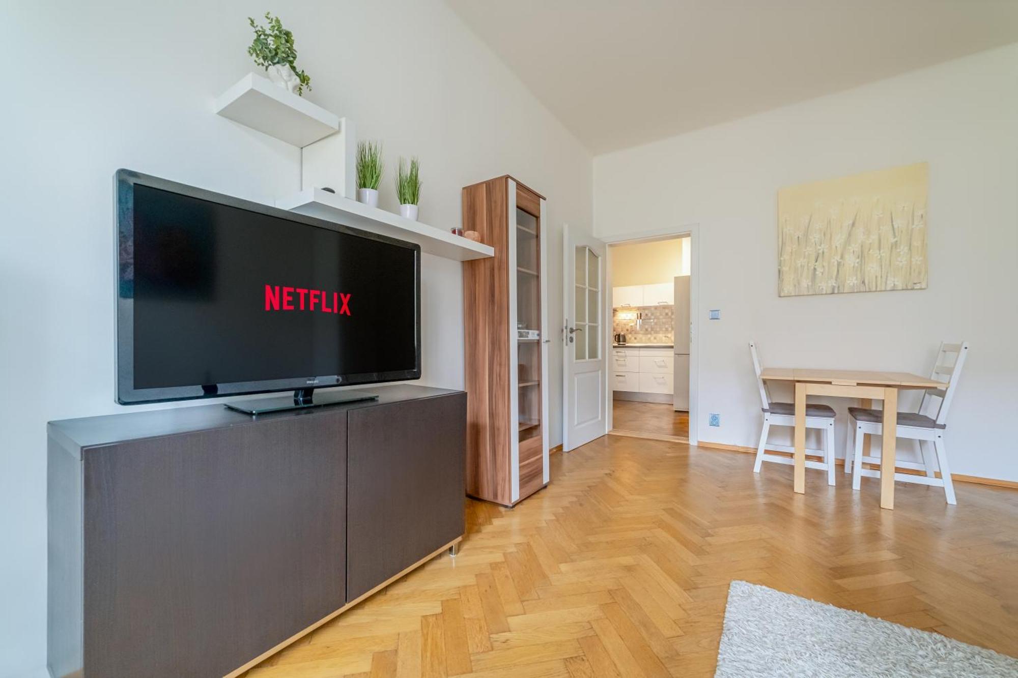 Spacious Central Budget-friendly By Rentez * Prague