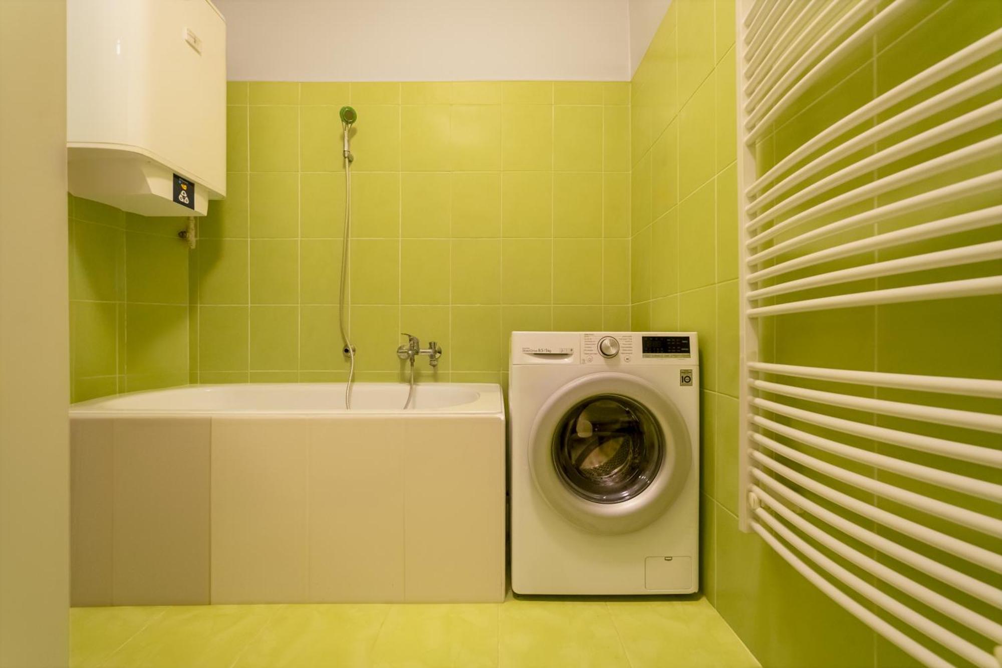 Apartment Spacious Central Budget-friendly By Rentez Prague